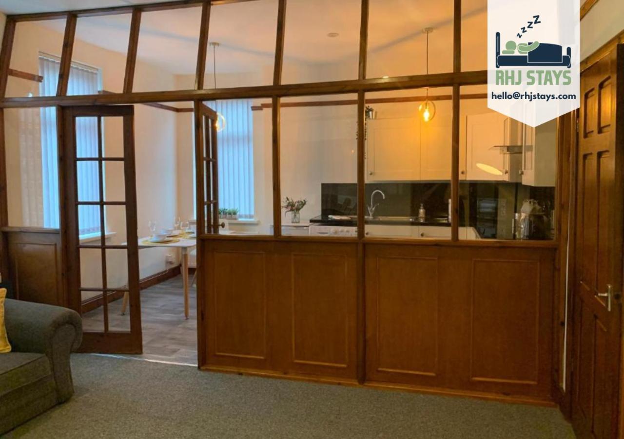 Rodsley - 2 Bedroom 1St Floor Flat Free Parking Wifi And Netflix Ґейтсгед Екстер'єр фото